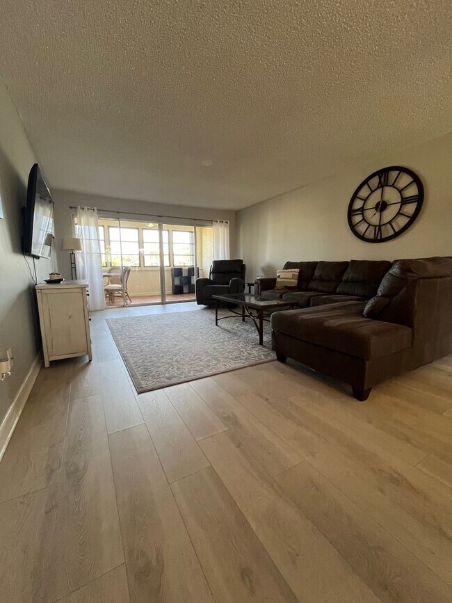 Foto del edificio - Renovated 2/2 Beacon 21 Condo Waterfront 55+ Community