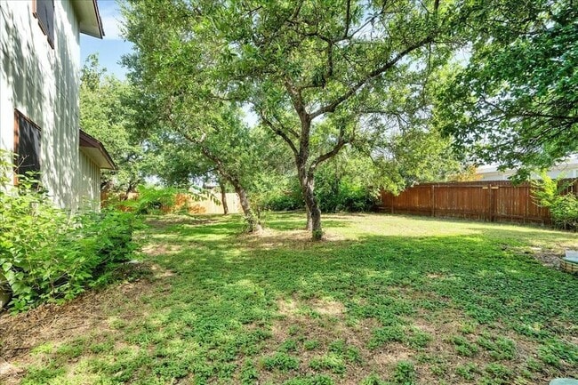 Building Photo - 15102 Bowling Ln