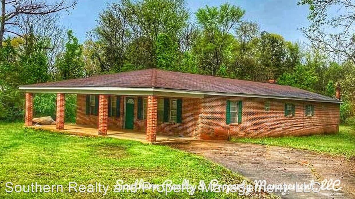 4 br, 2 bath House 446 County Road 45 North House Rental in