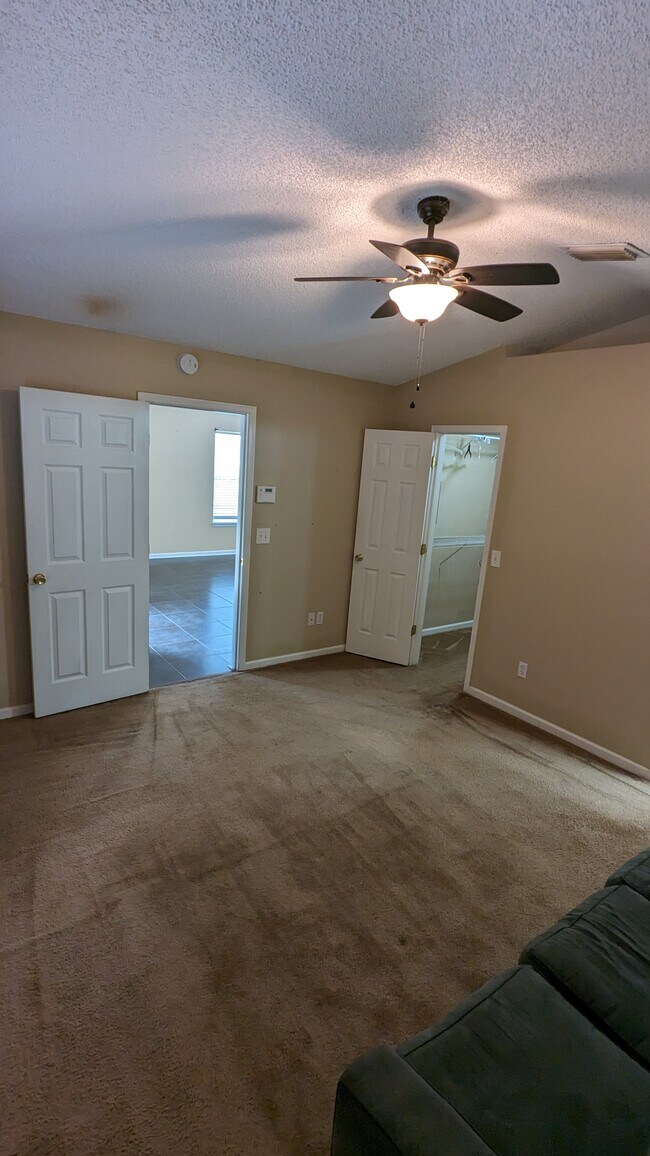 Building Photo - 2754 Lantana Lakes Dr W
