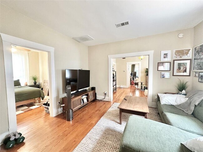 Foto del edificio - 4409 Blossom St