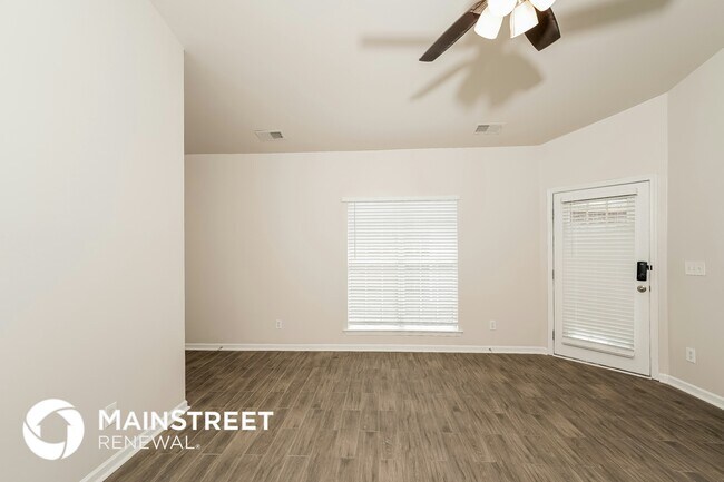 Foto del edificio - 4832 Longmeadow Dr