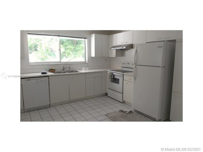 Foto del edificio - 300 NE 212th St