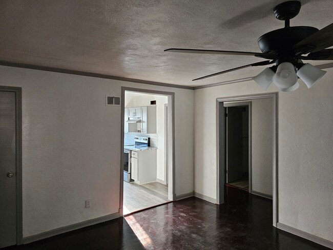 Building Photo - 5240 Highland Ave