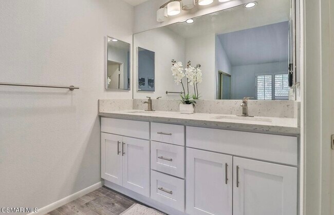Building Photo - 26011 Alizia Canyon Dr