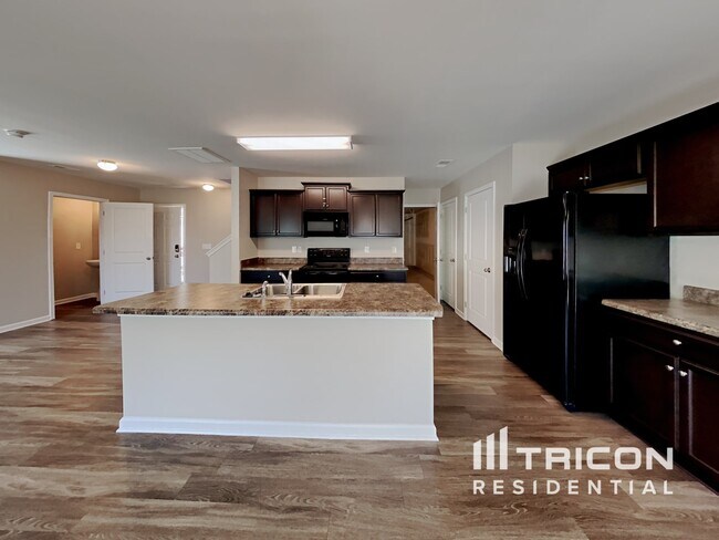Foto del edificio - 4450 Oak Pointe Drive Winston Salem NC