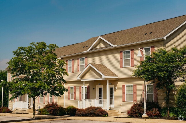 Building Photo - The Villas at Happy Valley