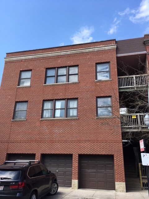 Primary Photo - 1408 W Waveland Ave