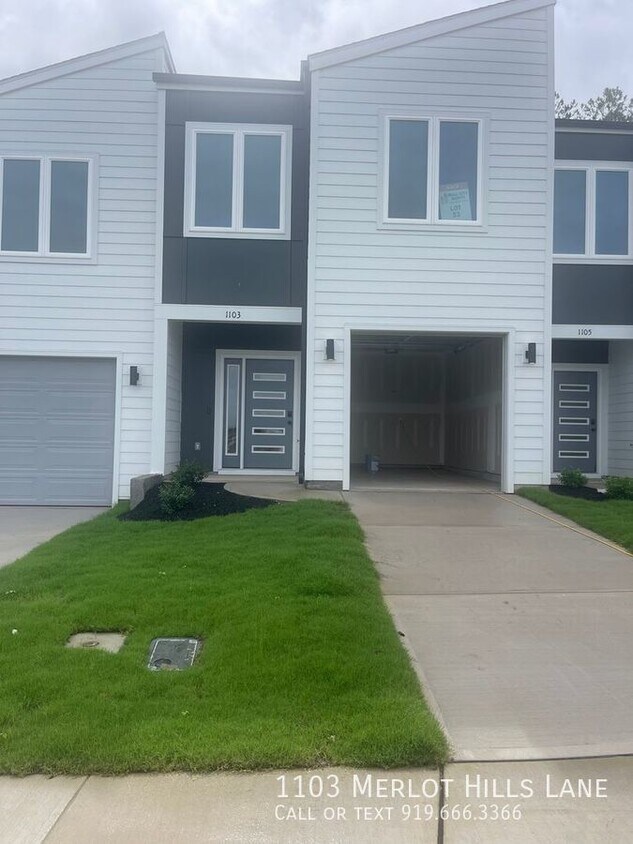 Primary Photo - Charming 3 Bedroom Home