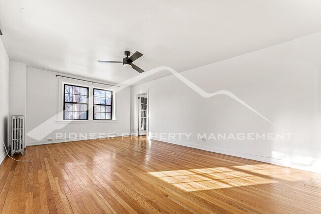 Foto del edificio - Spacious Condo with Office!