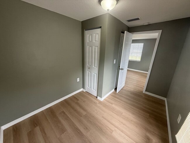 Building Photo - 3/2 Lakeland Available NOW
