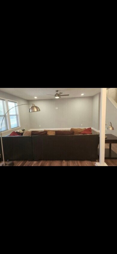 Foto principal - 218 Woodley Ct