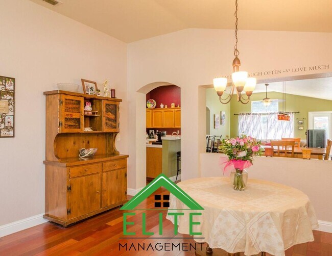 Foto del edificio - Charming 3-Bedroom Home in Prime Elk Grove...