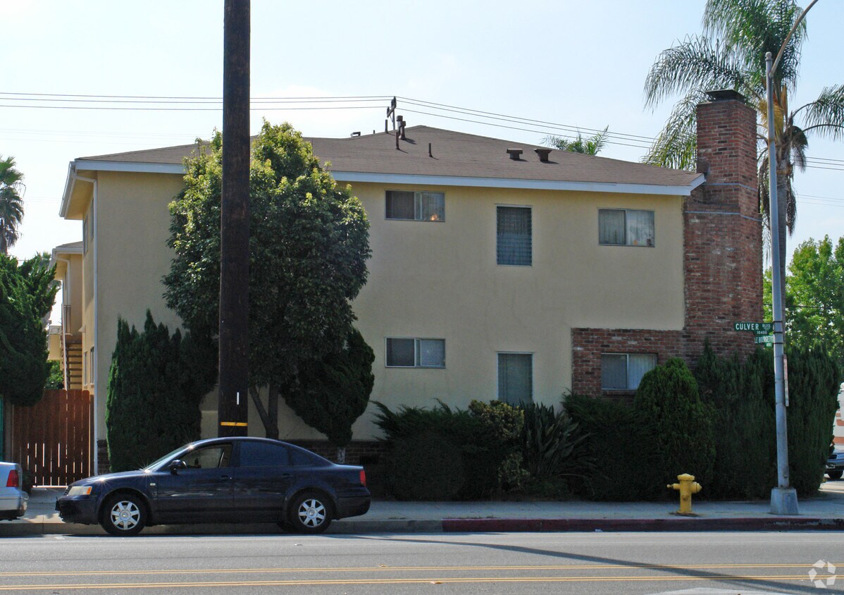 Primary Photo - 4100 Le Bourget Ave