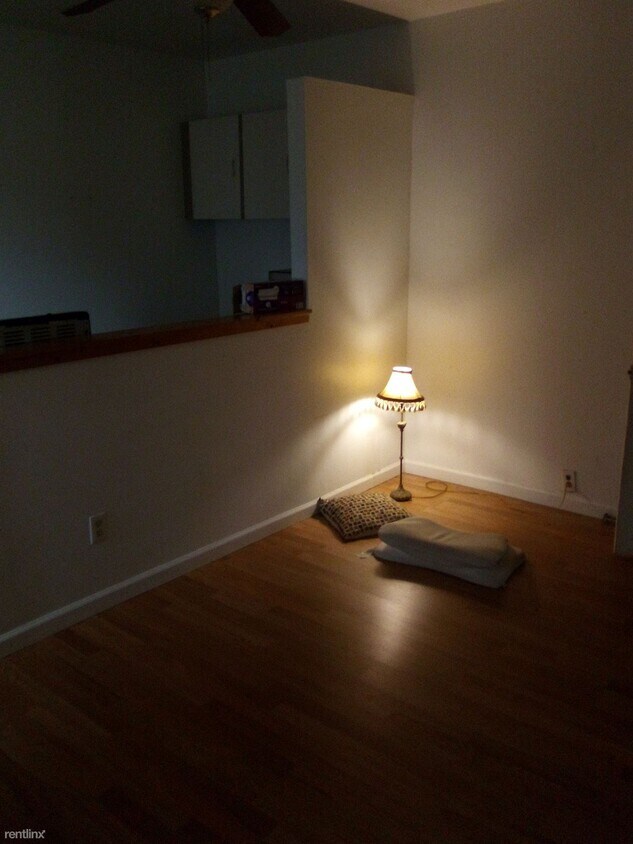 Primary Photo - Studio, 1 bath Triplex - 403 State St Apt B