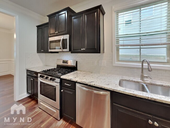 Foto del edificio - 7377 Birchshire Dr