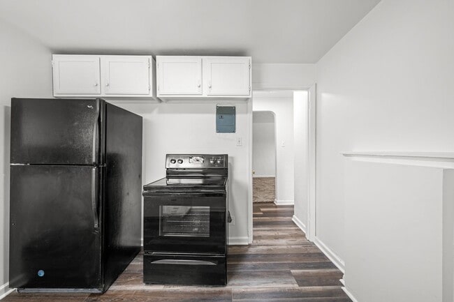 Building Photo - Come check out this beautiful apartment cl...