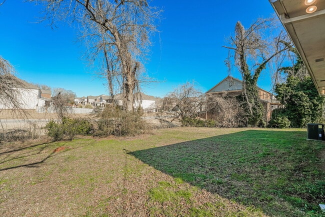 Building Photo - 454 New St