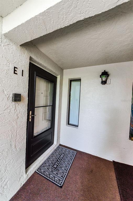 Building Photo - 2575 Pine Ridge Way S