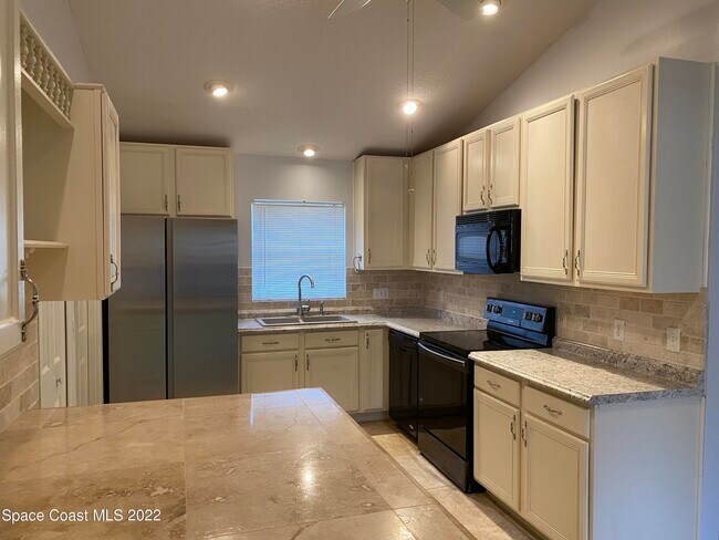 Foto del edificio - 2250 St Andrews Dr