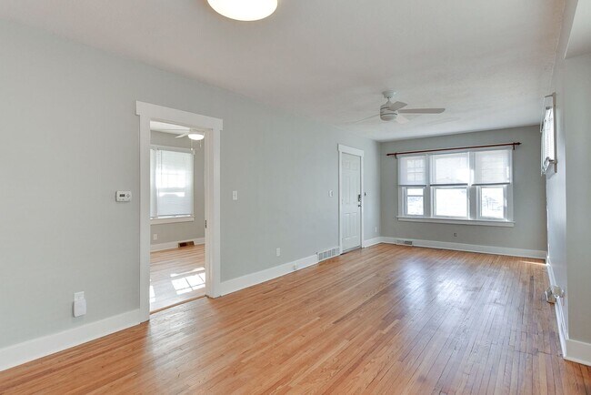 Foto del edificio - Newly Renovated Two Bedroom!