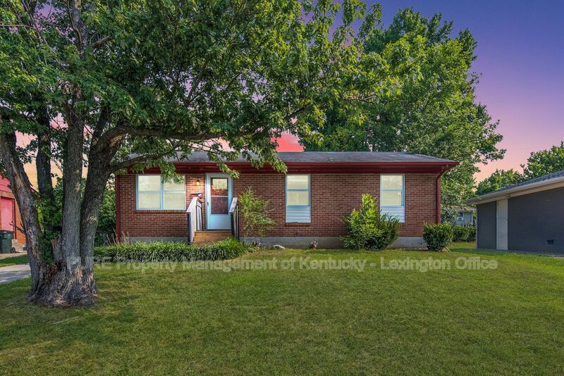 Primary Photo - 1462 Stephen Foster Dr