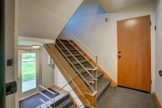 Building Photo - 4910 Ascot Ln