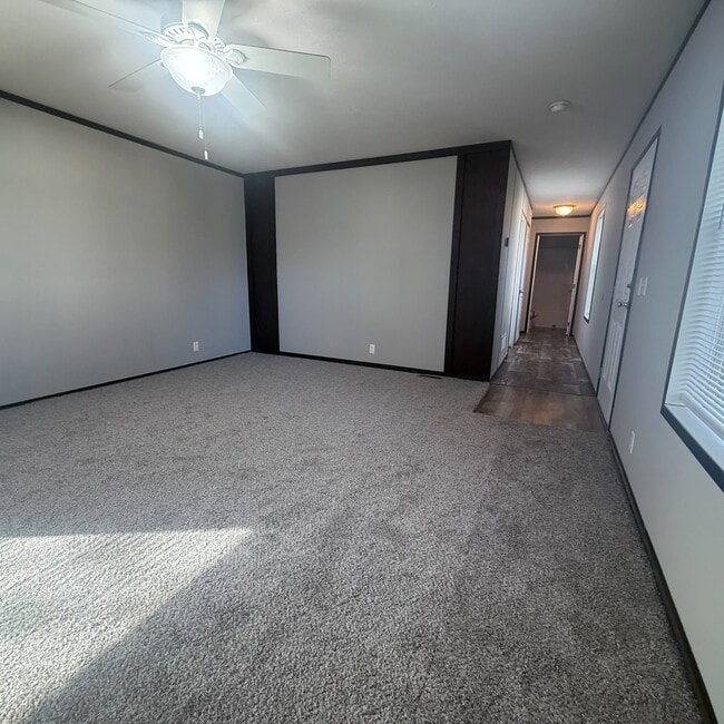 Building Photo - 10610 State Rte 762