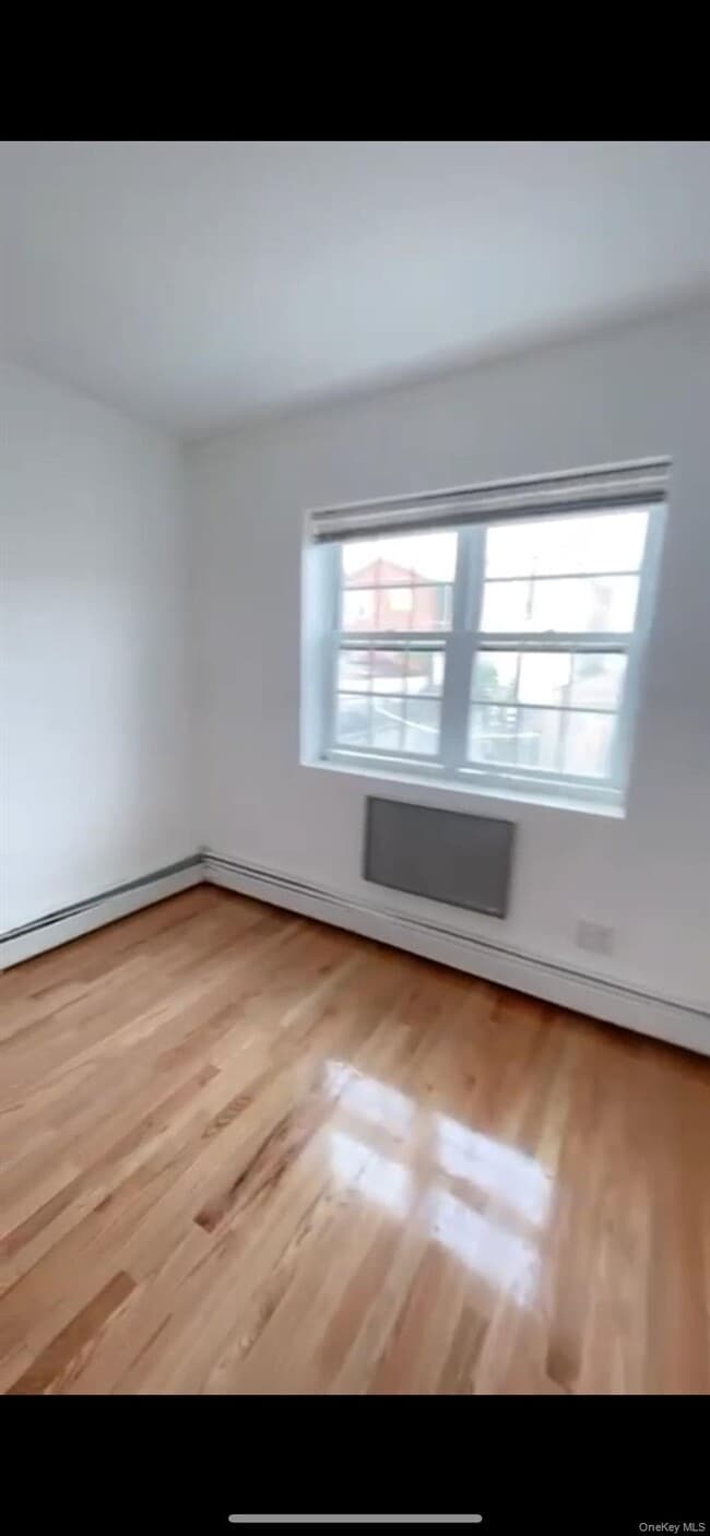 Building Photo - 35-35-35-75 75th St