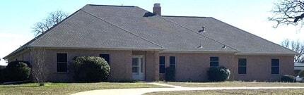 Building Photo - 4763 Red Oak Cir
