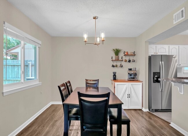 Foto del edificio - Home in Cedar Ridge
