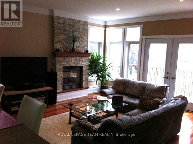 Photo du bâtiment - 291 Ferndale Ave