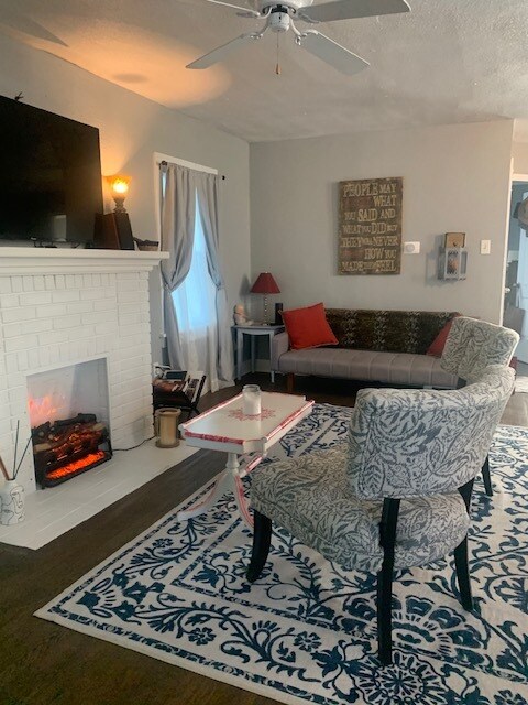 Foto del edificio - 6638 Broadmoor Rd