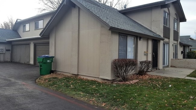 Building Photo - 1591 York Way