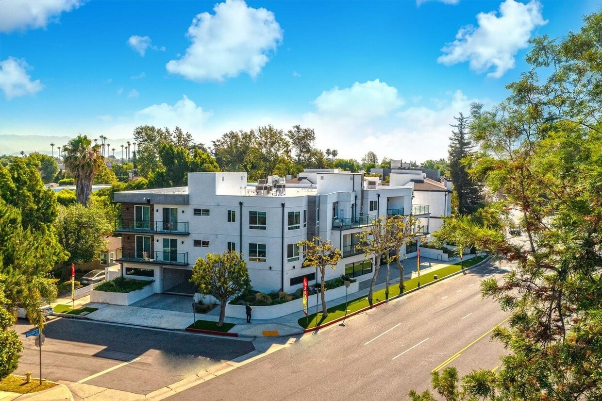 Primary Photo - Riverside 4Rent Now