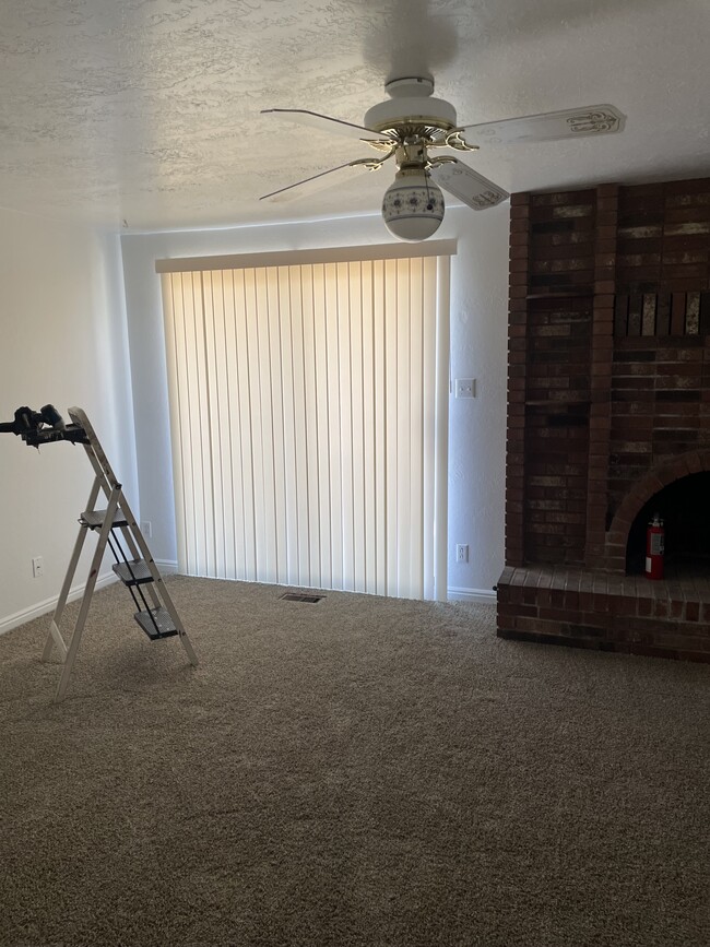 Building Photo - 2894 S 625 W