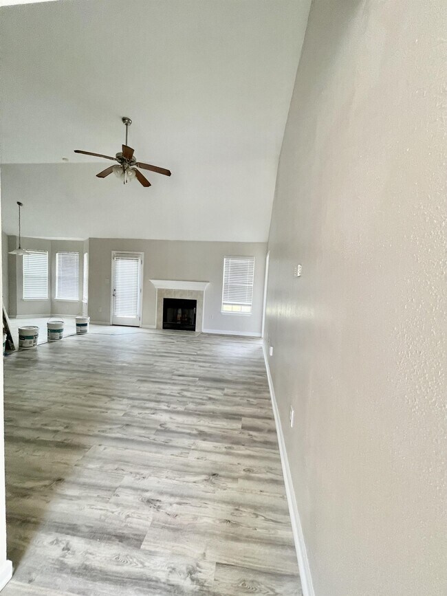 Foto del edificio - 12354 White Oak Dr