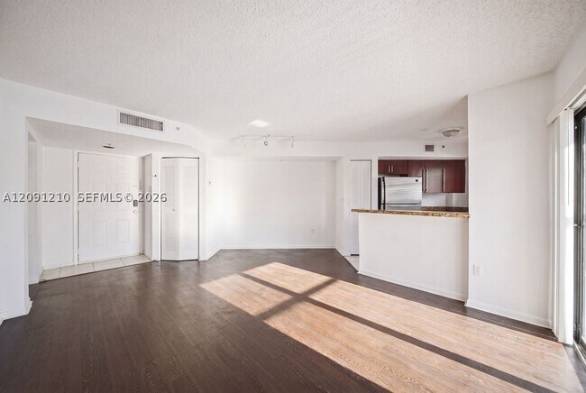 Foto del edificio - 771 N Pine Island Rd