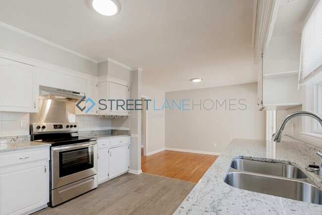 Building Photo - $500 off first month or Amazon Gift Card b...