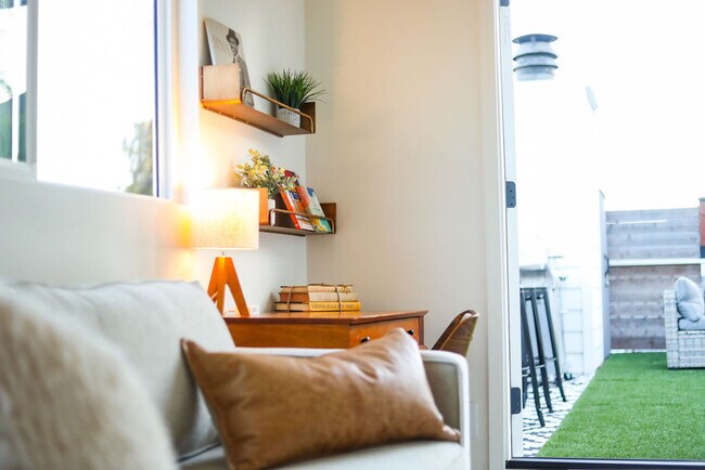 Foto del edificio - 1773 Torrance St