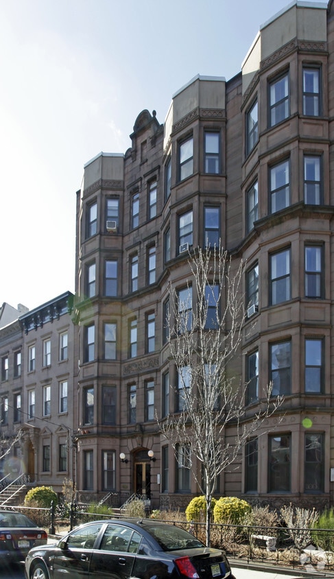 618 Hudson Street - 518-520 Hudson St