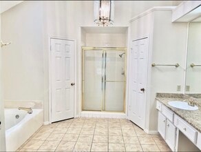 Building Photo - 22527 Wildwood Grove Dr