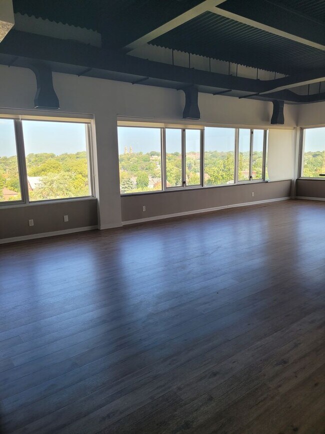 Foto del edificio - D Simmons (105 N 31st Ave #904)