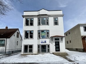 Building Photo - 203 Yale Ave E