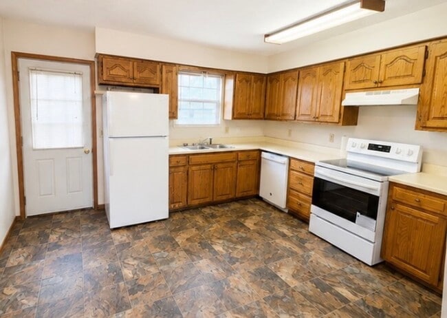 Building Photo - Midwest Ridge Investment Group LLC