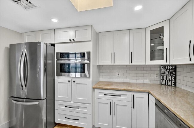 Foto del edificio - 3610 S Ocean Blvd