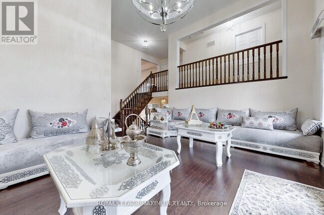 Building Photo - 4 Flay Ct