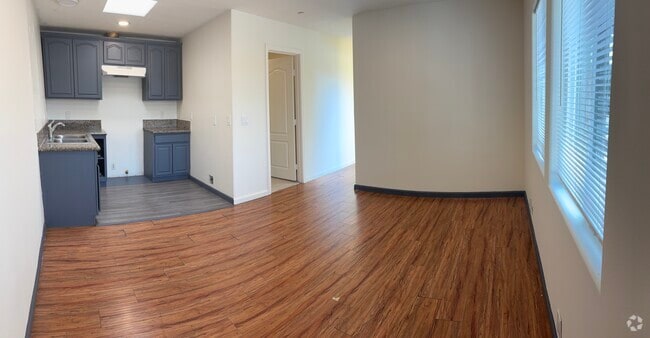 Building Photo - 801 Myrtle Ave