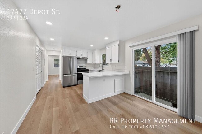 Foto del edificio - 17477 Depot St