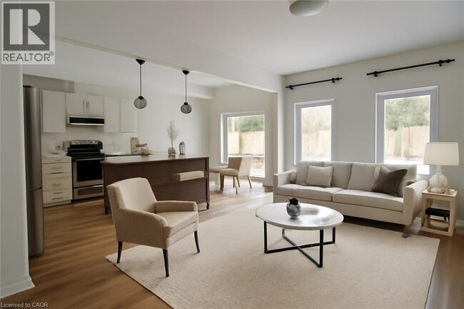 Photo du bâtiment - 324 Equestrian Way